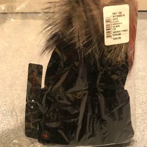 NWT FUR POM POM HAT